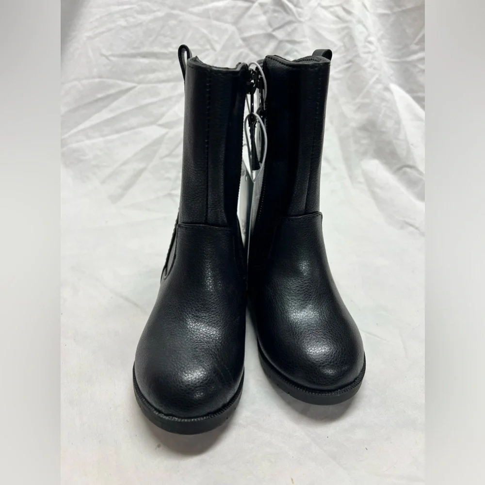 Boots - Picture 2 of 8